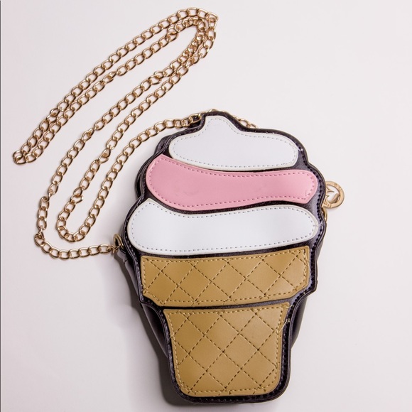 Handbags - 🎉HP🎉 SALE Ice cream cone purse